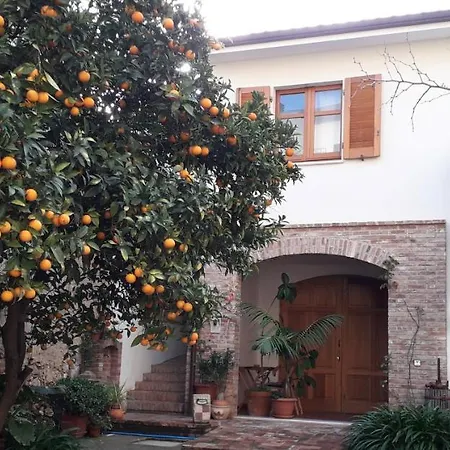 L'arancio Antico Apartment *